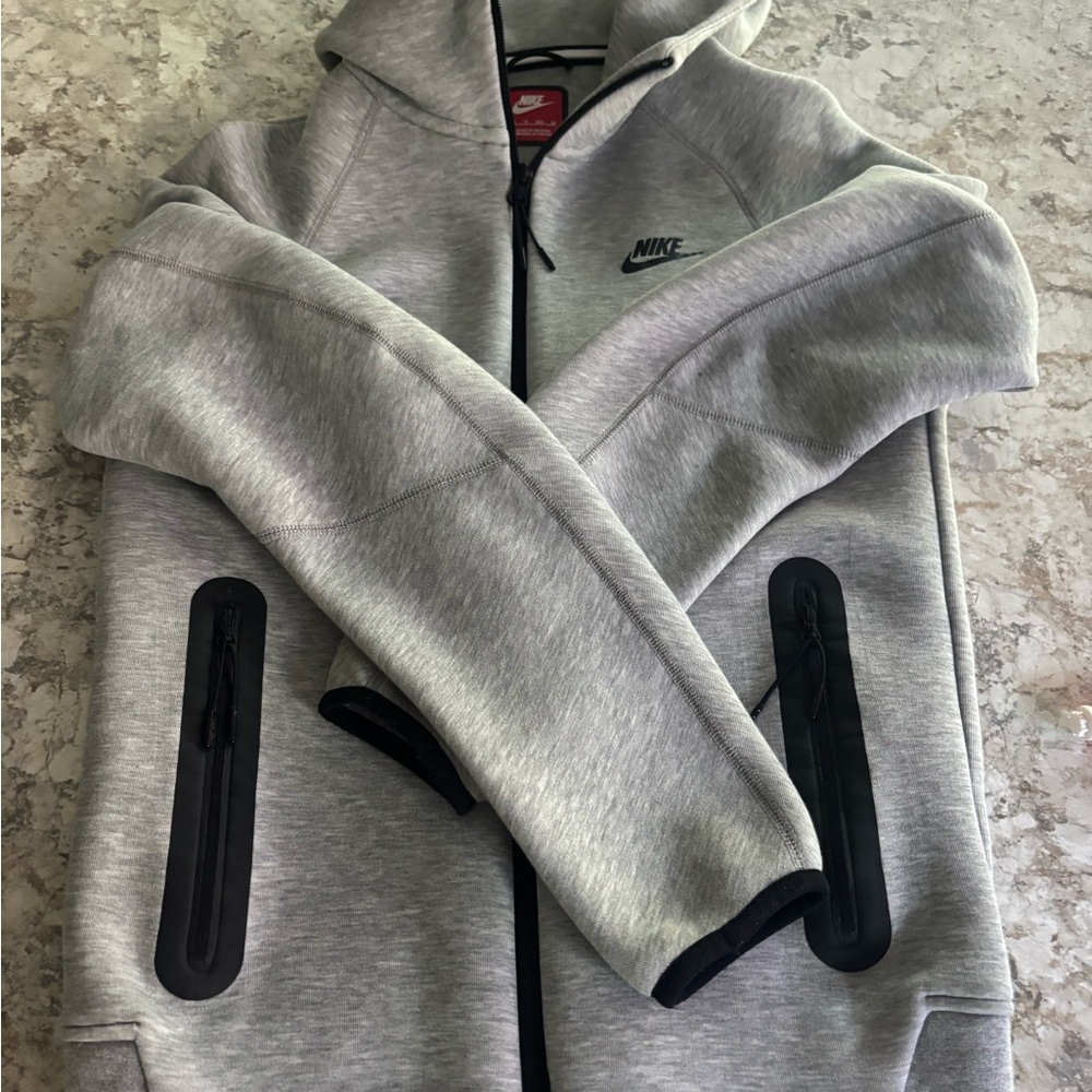 Nike Gray Tech Fleece Windrunner Jacket - Picture 4 of 4